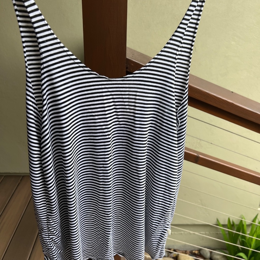 NYTT- Tie Back Tank- Black&White Stripe- Size 0 (XS)- Tags on - Picture 10 of 13